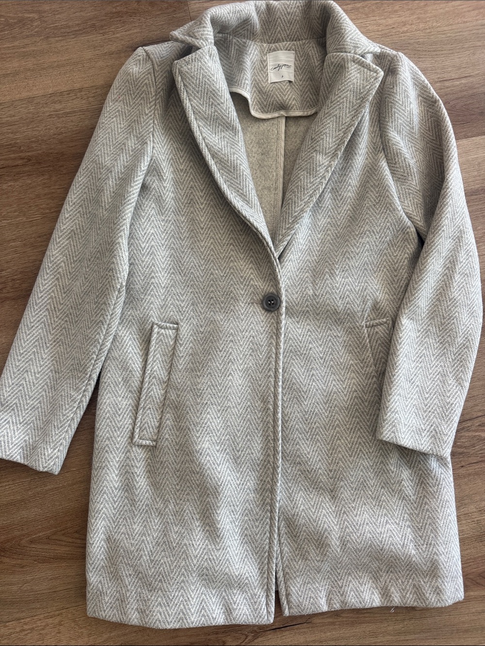Carly Jean Los Angeles Light Gray Herringbone Single-Button Coat